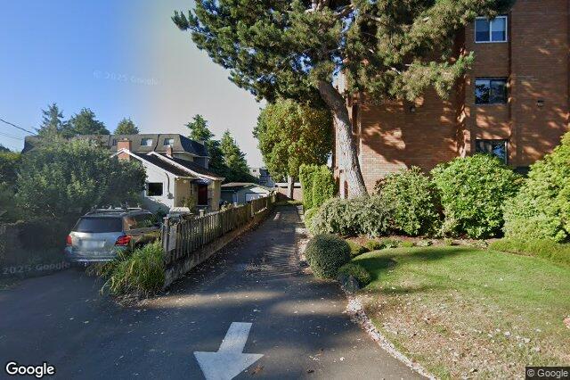 Street view of 303 – 853 Selkirk Ave, Esquimalt