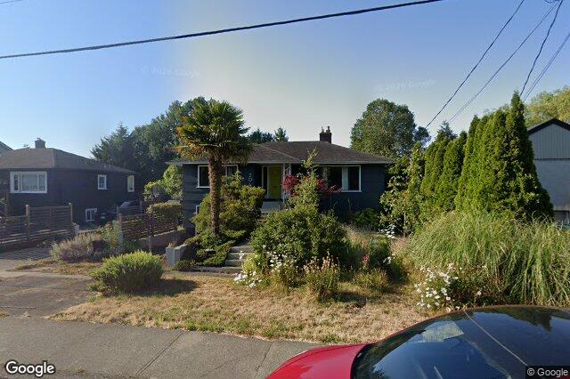 Street view of 2047 Neil St, Oak Bay