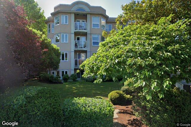 Street view of 408 – 1519 Hillside Ave, Victoria