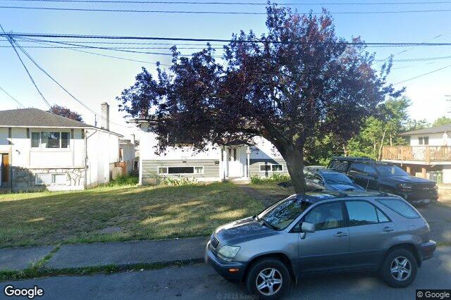 Street view of 509 Sumas St, Victoria