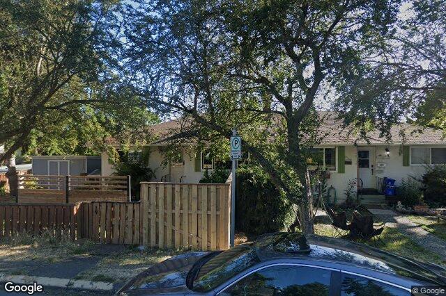 Street view of 960 Selkirk Ave, Esquimalt