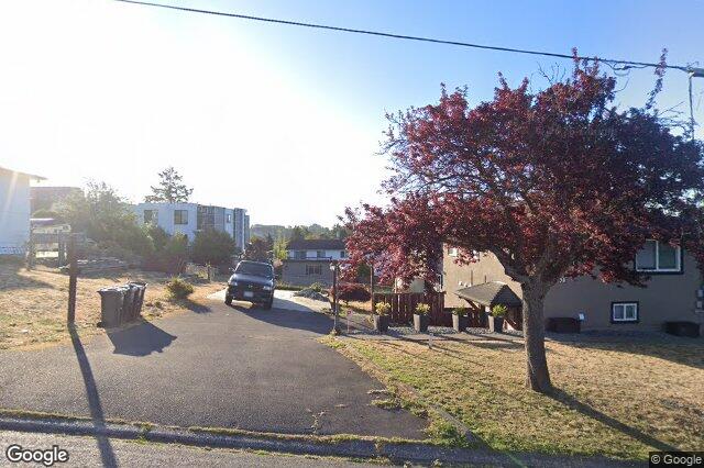 Street view of 1079 Gosper Cres, Esquimalt