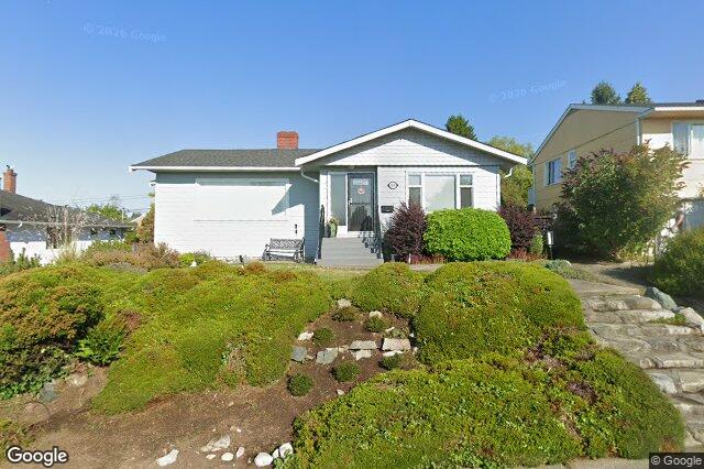 Street view of 3026 Larkdowne Rd, Oak Bay
