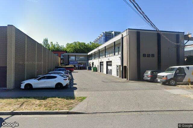 Street view of 5 – 625 Alpha St, Victoria
