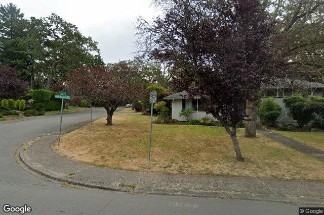 Street view of 3223 Henderson Rd, Oak Bay