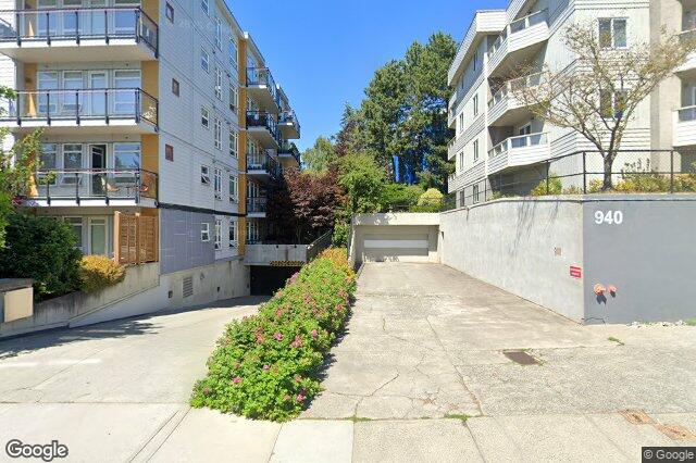 Street view of 307 – 935 Cloverdale Ave, Saanich