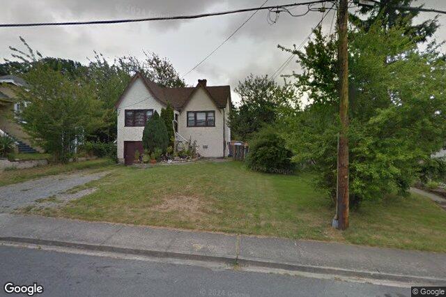 Street view of 304 – 3333 Glasgow Ave, Saanich