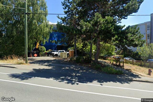 Street view of 208 – 949 Cloverdale Ave, Saanich