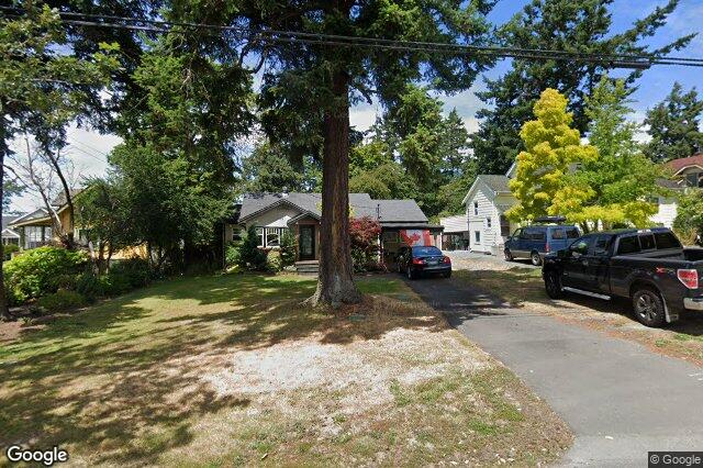 Street view of 2876 Austin Ave, Saanich