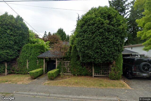Street view of 2065 Avondale Rd, Oak Bay