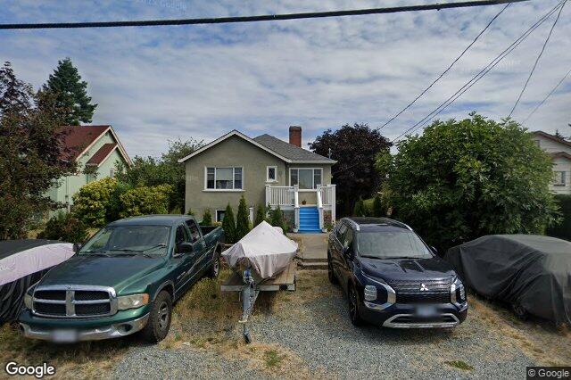 Street view of 256 Cadillac Ave, Saanich
