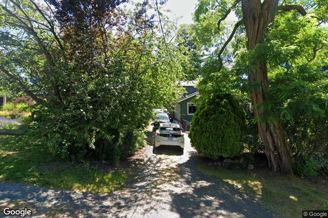 Street view of 833 Leslie Dr, Saanich