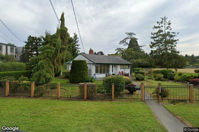 Street view of 2608 Penrhyn St, Saanich
