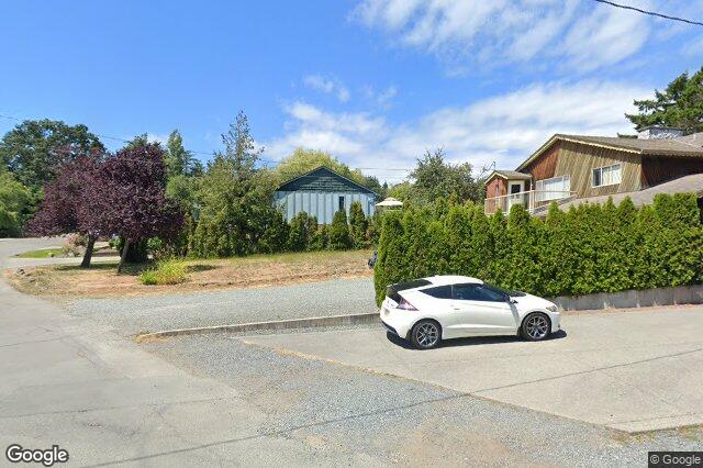 Street view of 924 Snowdrop Ave, Saanich