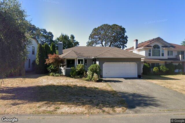 Street view of 1717 Applewood Pl, Saanich
