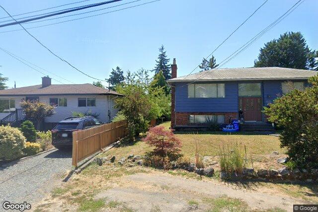 Street view of 1015 Kenneth St, Saanich