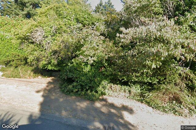 Street view of 3984 Hollydene Pl, Saanich