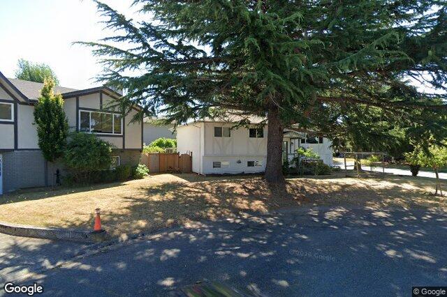 Street view of 1822 Fairhurst Ave, Saanich
