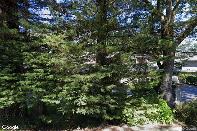 Street view of 5 – 830 Rogers Ave, Saanich