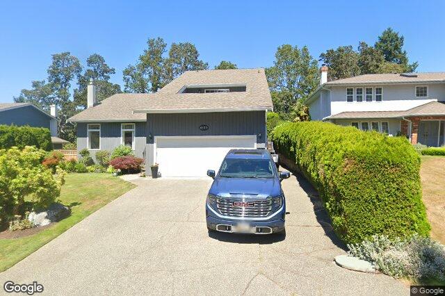 Street view of 4179 Tuxedo Dr, Saanich