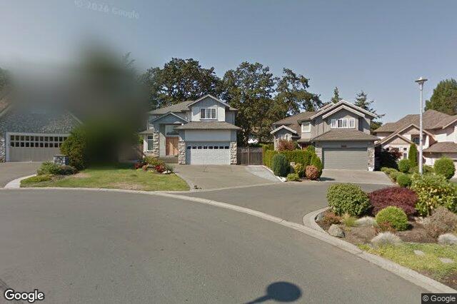 Street view of 4240 Oakview Pl, Saanich