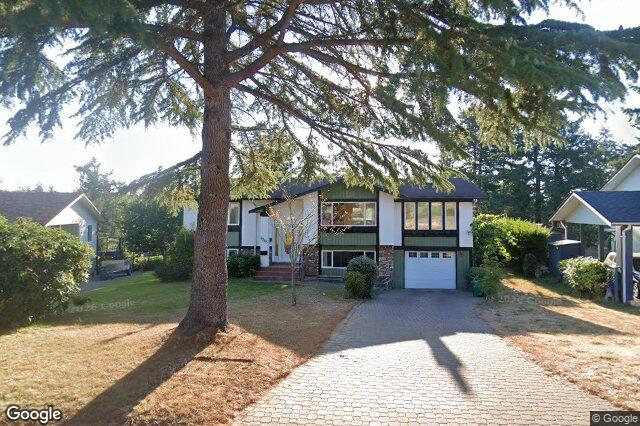 Street view of 4343 Ridgewood Cres, Saanich