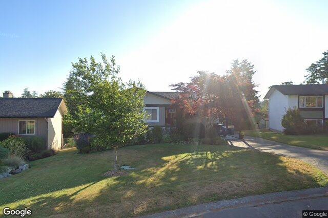 Street view of 4345 Ridgewood Cres, Saanich