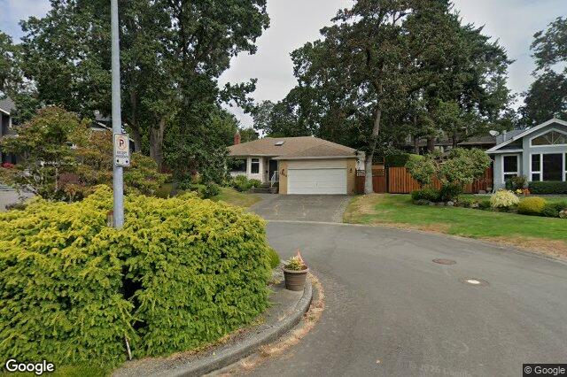 Street view of 1004 Falaise Pl, Saanich