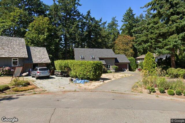 Street view of 864 Woodsview Pl, Central Saanich