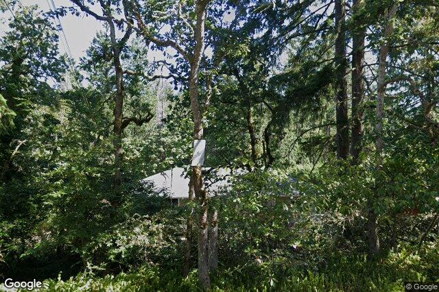 Street view of 1046 Greig Ave, Central Saanich