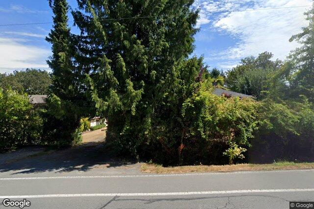 Street view of 9255 East Saanich Rd, North Saanich