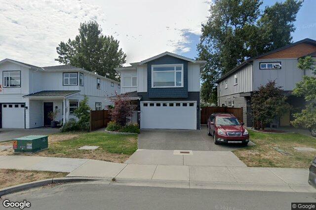 Street view of 2271 Deerbrush Cres, North Saanich
