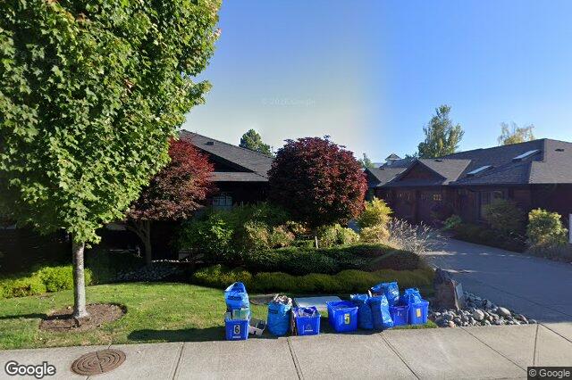 Street view of 4 – 2340 Oakville Ave, Sidney