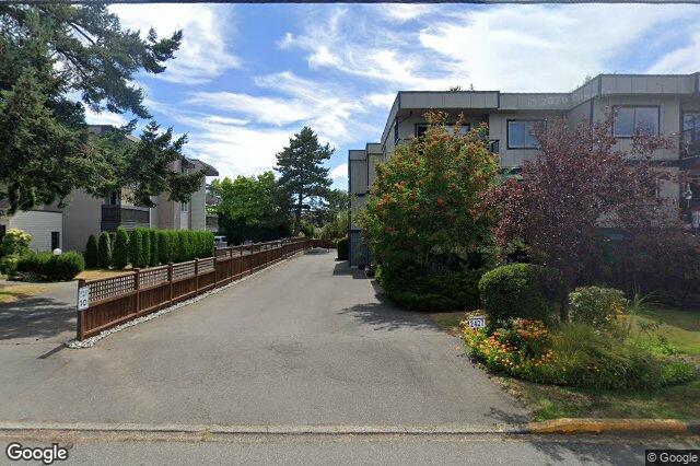 Street view of 304 – 2427 Amherst Ave, Sidney