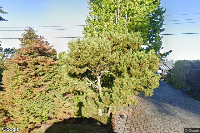 Street view of 10680 Blue Heron Rd, North Saanich