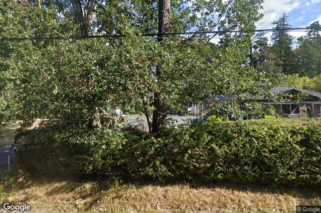 Street view of 390 Wain Rd, North Saanich