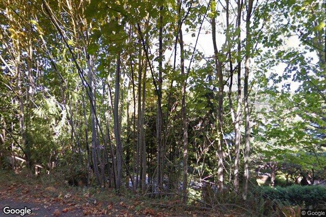 Street view of 122 Ontario Pl, Salt Spring