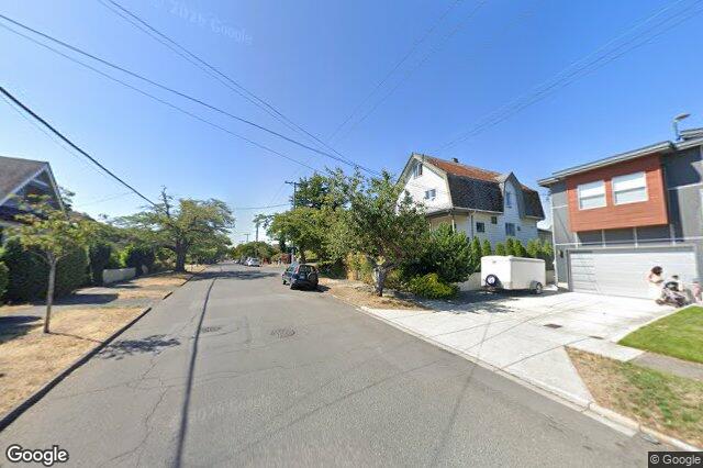 Street view of 111 Moss St, Victoria