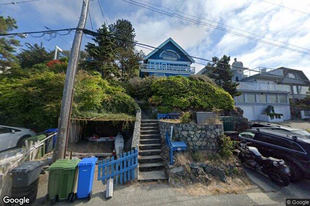 Street view of 554 Beach Dr, Oak Bay