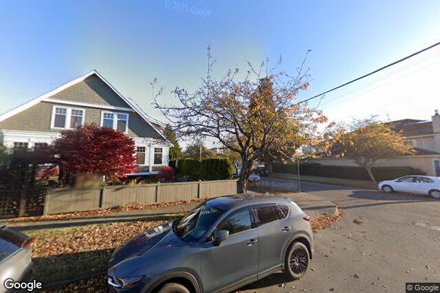 Street view of 376 Sylvia St, Victoria