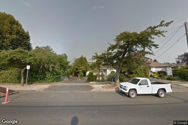 Street view of 122 – 1720 Fairfield Rd, Victoria