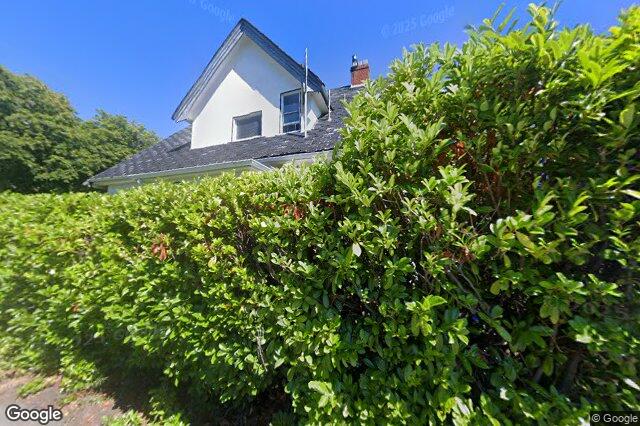 Street view of 980 Heywood Ave, Victoria