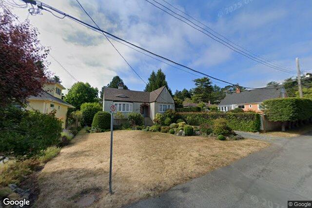 Street view of 2125 HALL Rd, Oak Bay
