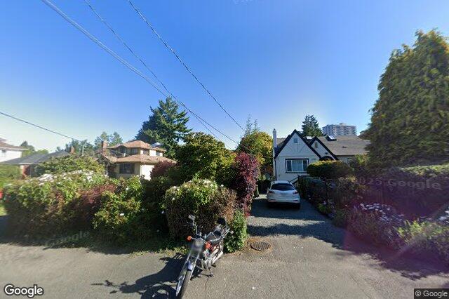 Street view of 584 Marifield Ave, Victoria