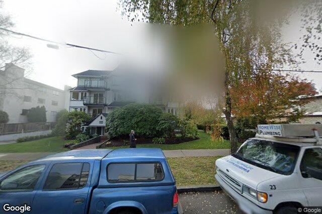 Street view of 301 – 1121 Oscar St, Victoria