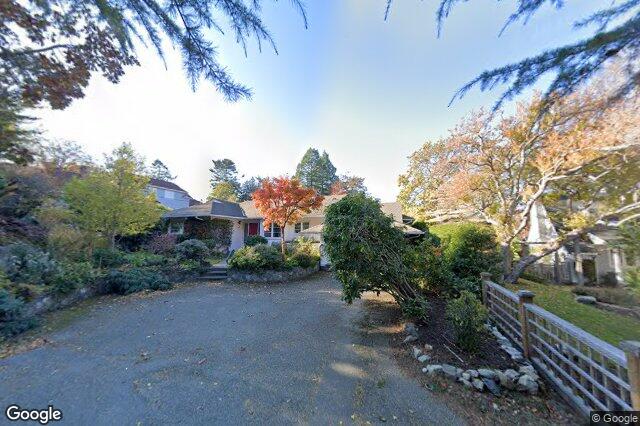 Street view of 658 Byng St, Oak Bay