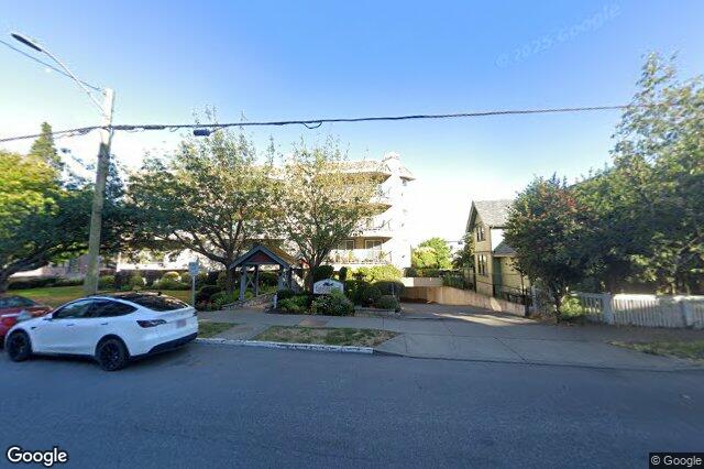Street view of 202 – 320 Menzies St, Victoria