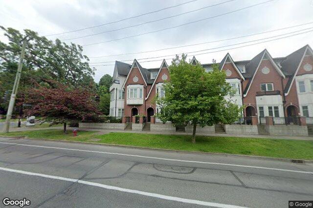 Street view of 8 – 675 Superior St, Victoria