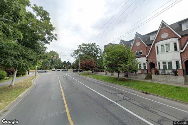 Street view of 17 – 675 Superior St, Victoria