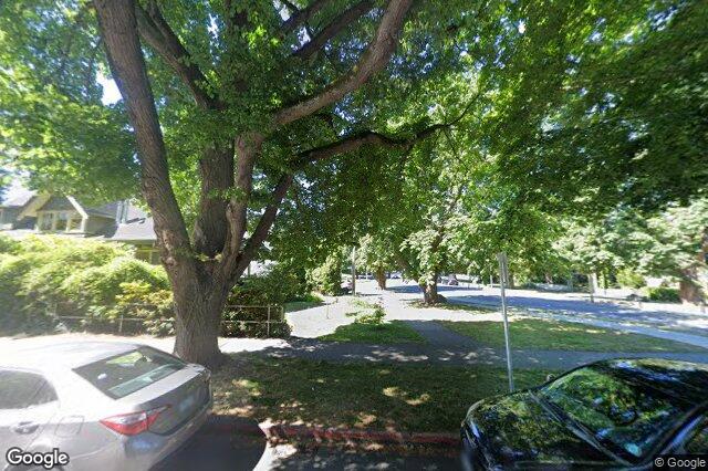 Street view of 903 Humboldt St, Victoria